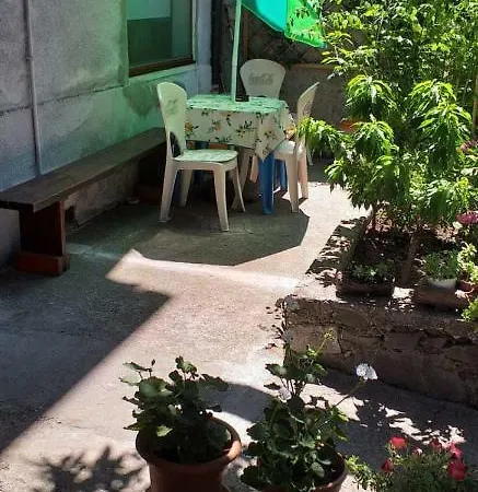 Poison Διαμέρισμα